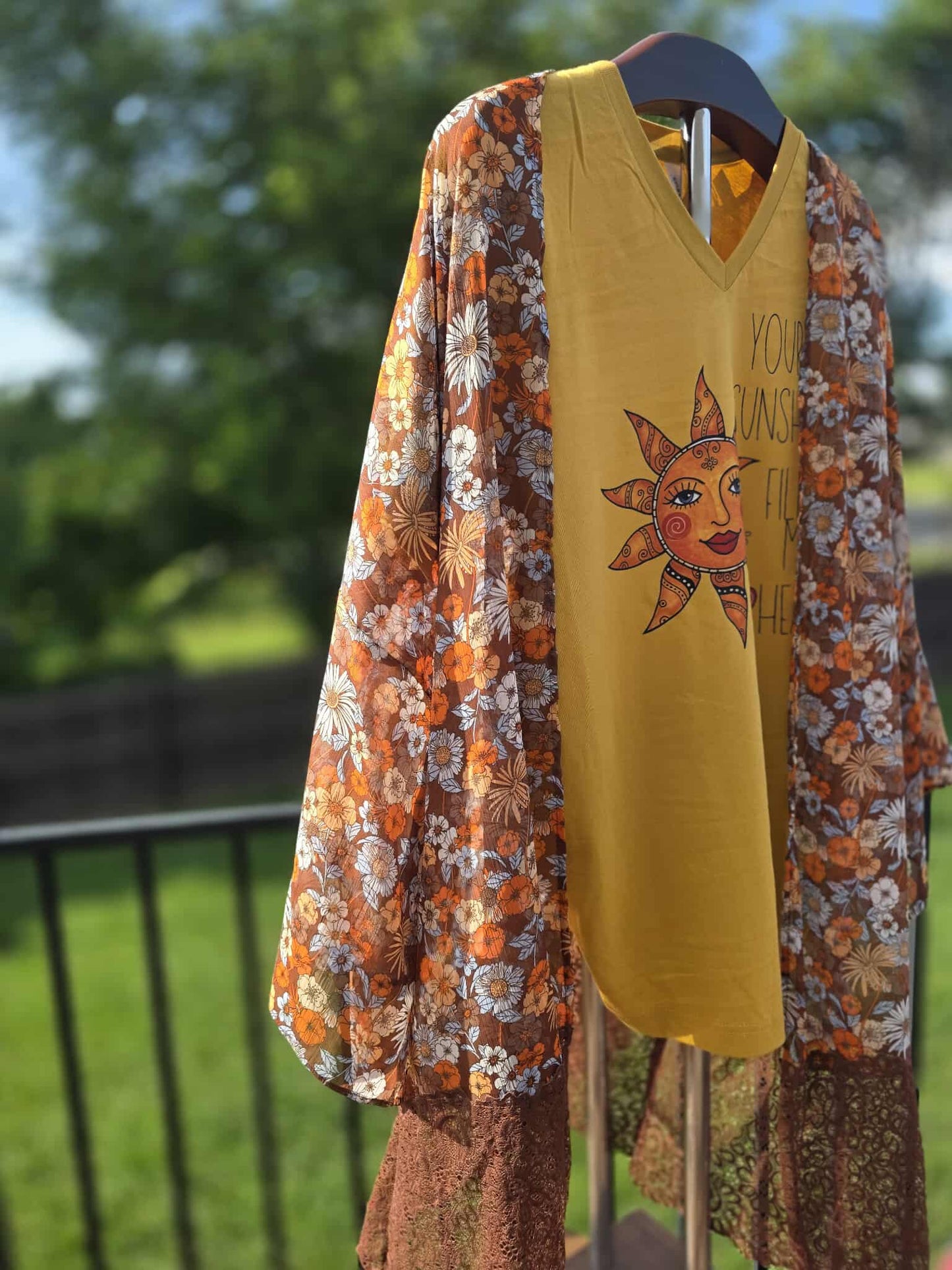 Closet Craving: Retro Daisy & Lace Sheer Kimono – Size 1X (14/16W)