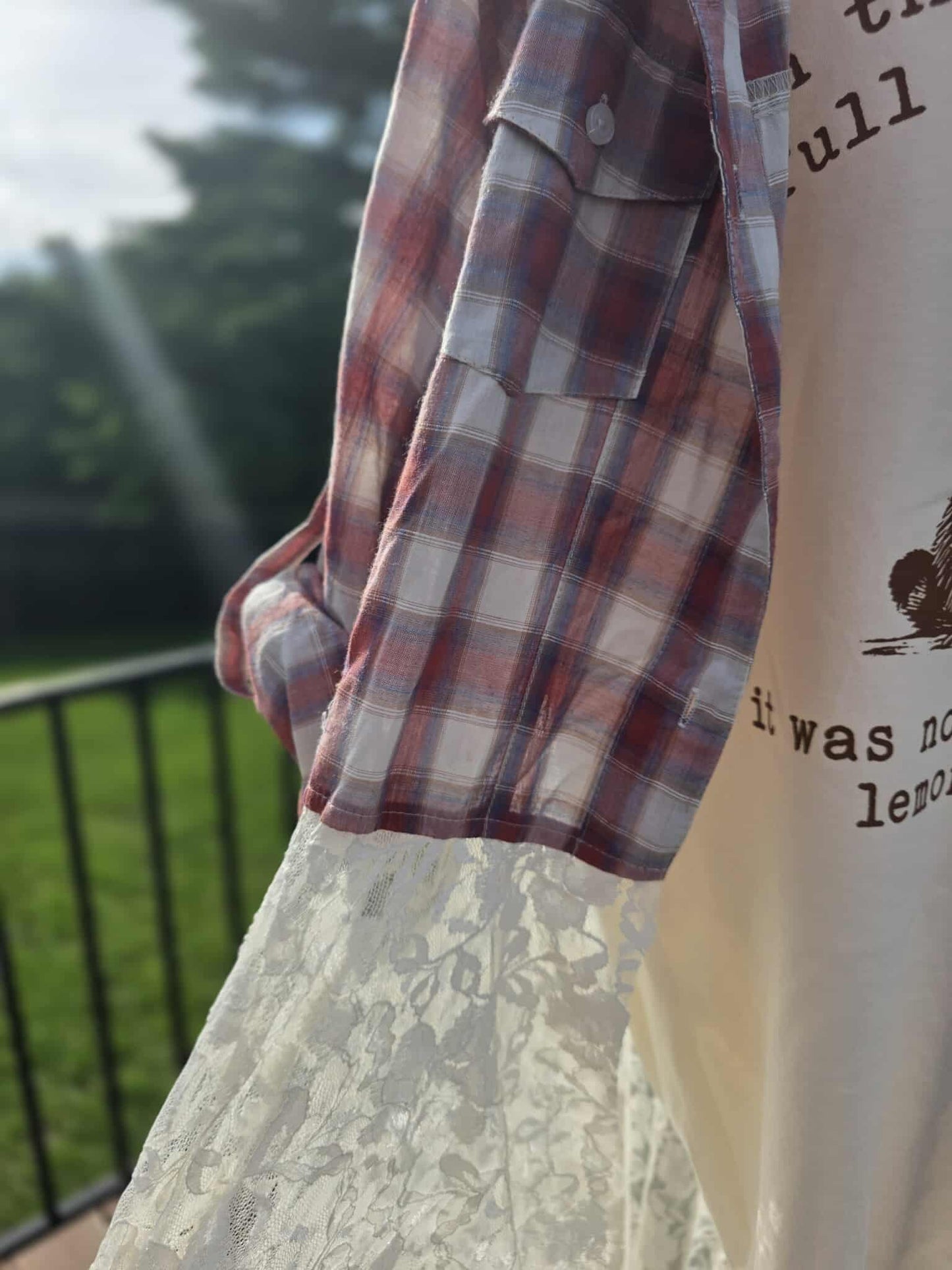 Closet Craving: Retro Daisy & Lace Sheer Kimono – Size 1X (14/16W)